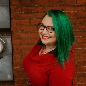 Meet your Posher, Crystal